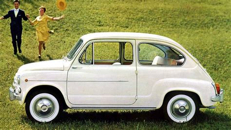 Fiat 600 bianca degli anni '60