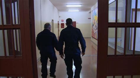 Coppia in visita in carcere