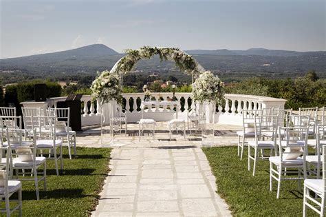 Location per matrimonio immersa nel verde