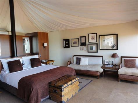 Interni eleganti di una suite o di una tenda di lusso al Taj Aravali