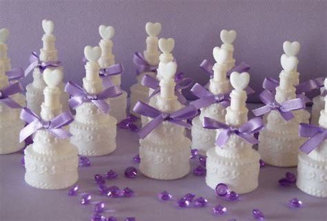 Gessetti profumati a forma di torta nuziale