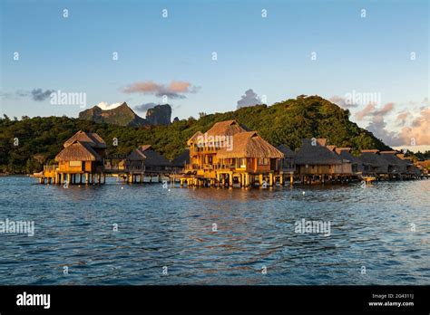 Bungalow sull'acqua a Bora Bora