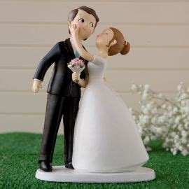 Esempio di torta nuziale decorata con statuine