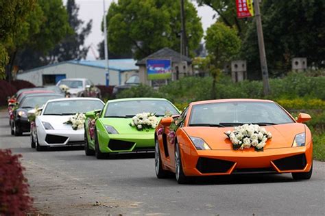 Auto di lusso per sposi