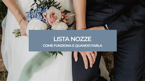 Coppia che sceglie regali per la lista nozze