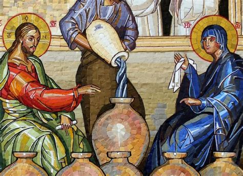Sei anfore di pietra piene d'acqua