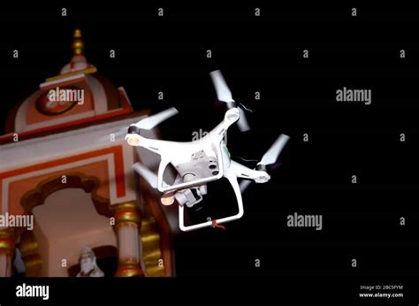 Drone che riprende un matrimonio