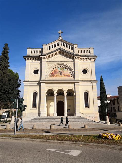 Chiesa di San Pietro e Sant’Antonio Abate all'interno della Tenuta di Montecucco