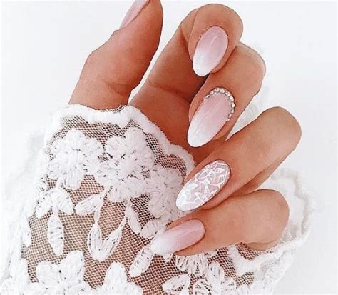 Unghie sposa con glitter