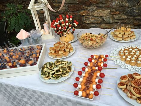 matrimonio italiano con cibo e decorazioni