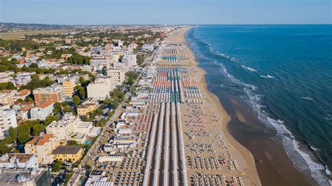 Panorama della Riviera Romagnola con spiaggia e mare