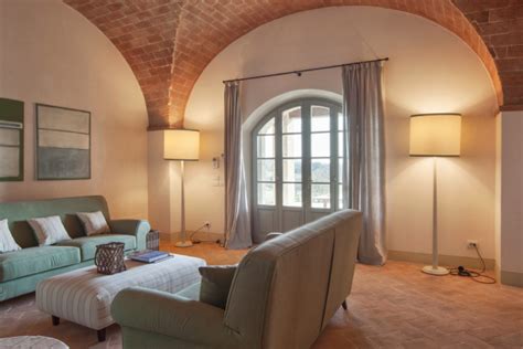 Interni di una sala ricevimenti a Casale di Valle
