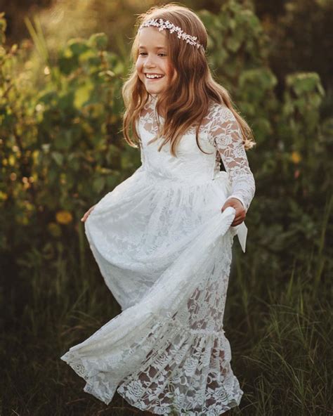 Modelli di abiti da damigella per bambina in tulle e pizzo
