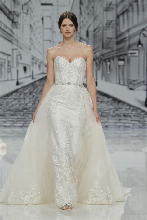 Esempi di abiti da sposa con sopragonna staccabile