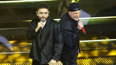 Rocco Hunt e Clementino durante un'esibizione