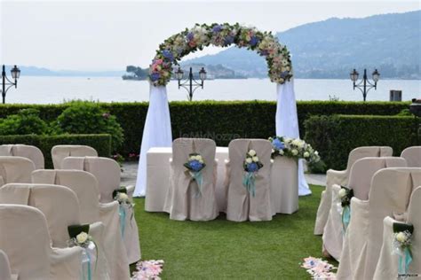 Addobbi floreali per matrimonio all'aperto