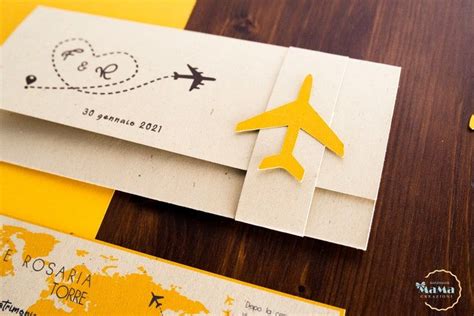 Esempi di partecipazioni di matrimonio a tema viaggio con carta perlata