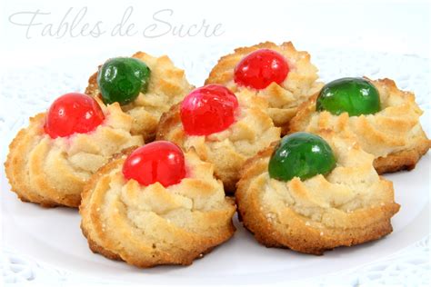 Dolcetti di mandorle a forma di fiore