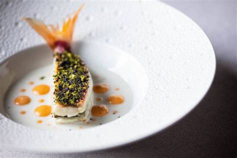 Dettaglio di un piatto gourmet servito a Villa Lucrezio
