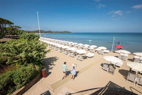 Stabilimento balneare elegante con vista mare