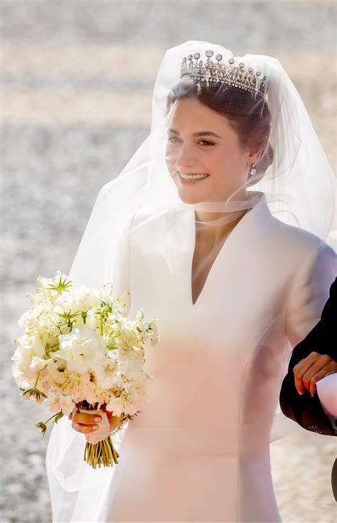 Dettagli dell'abito da sposa di Letizia Ortiz: ricami e velo