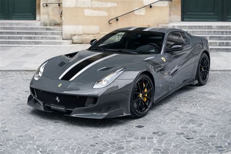 Ferrari grigio scuro