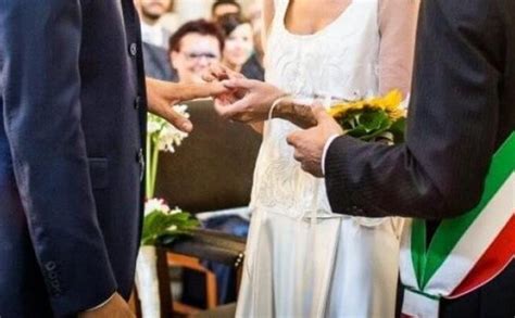 sposa disperata prima del matrimonio