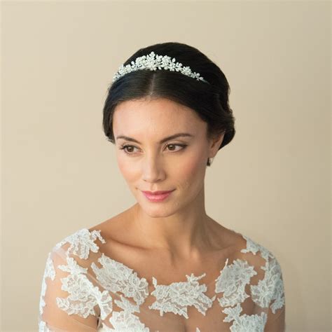tiara floreale con perle e cristalli