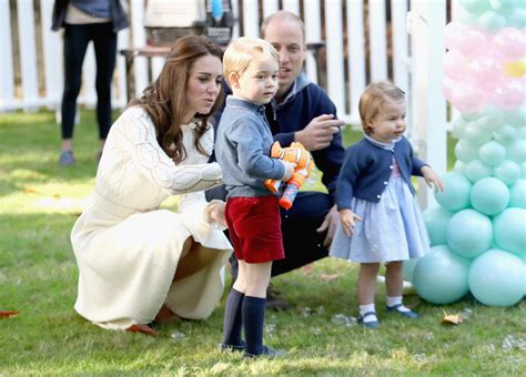 Principe George e Principessa Charlotte come paggetti