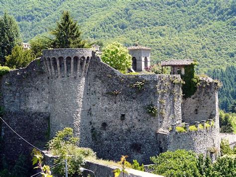 Castiglione di Garfagnana mura medievali