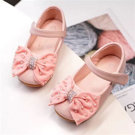 Schema su come scegliere scarpe da cerimonia per bambine