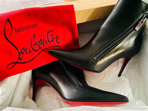 Dettaglio suola rossa scarpe Louboutin